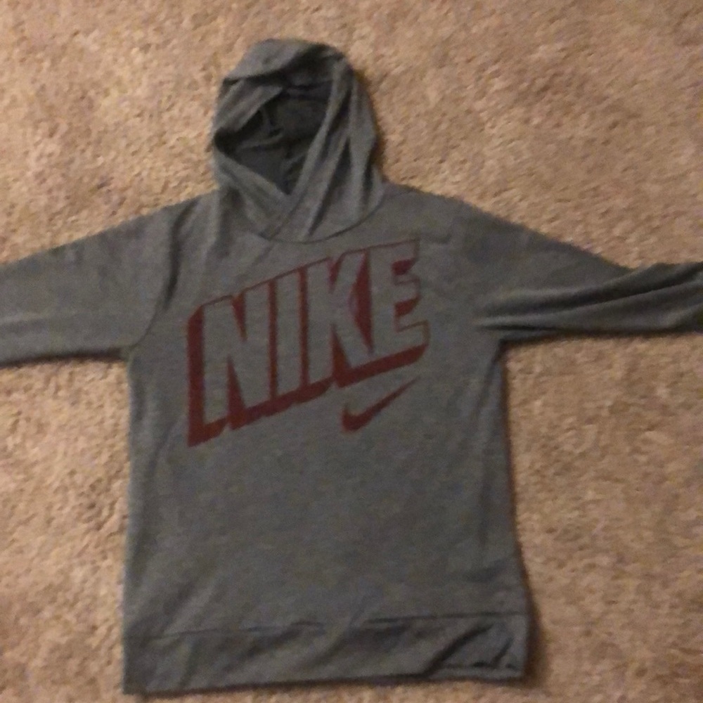 Nike Boys Medium Dri-Fit long sleeve t-shirt.Gray.